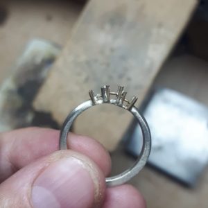 Trabajando-anillos-pipas-atelier